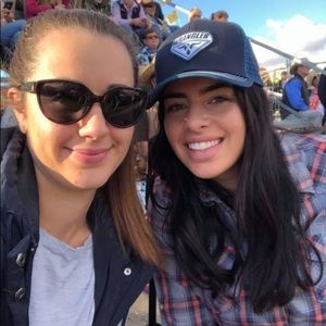 Meet your Posher, Danielle